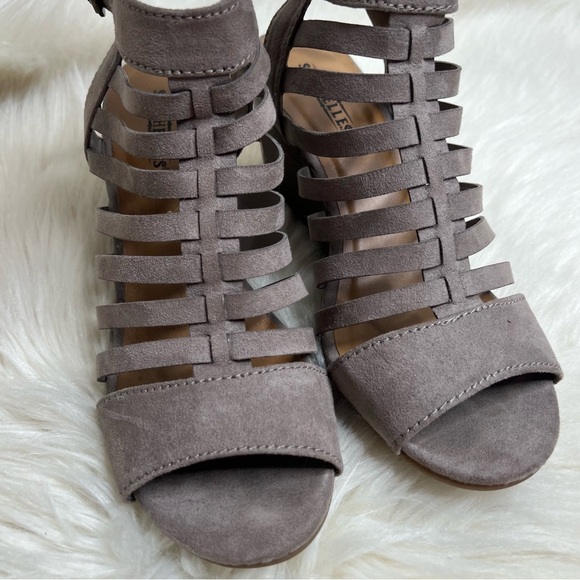 Seychelles Women's Faux Suede Strappy Wedge Sandals - Picture 3 of 9